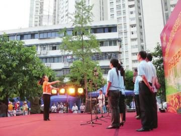 舞臺背后的掌舵者 資深“經紀人”如何為演出保駕護航